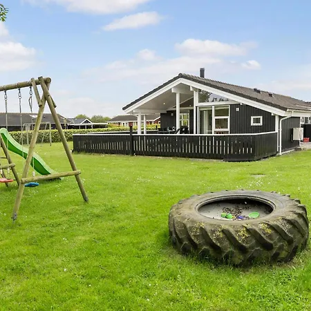 Awesome In Sydals With Sauna Vakantiehuis Skovbyballe